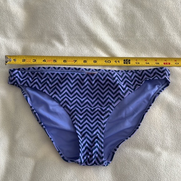 EUC Xhilaration ladies size L purple and blue bikini bottoms, barely used - Picture 4 of 6